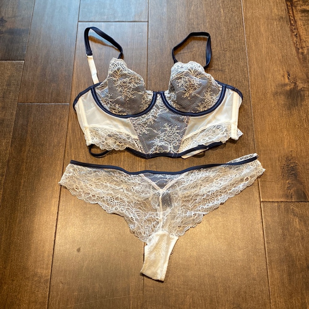 Bra and thong set